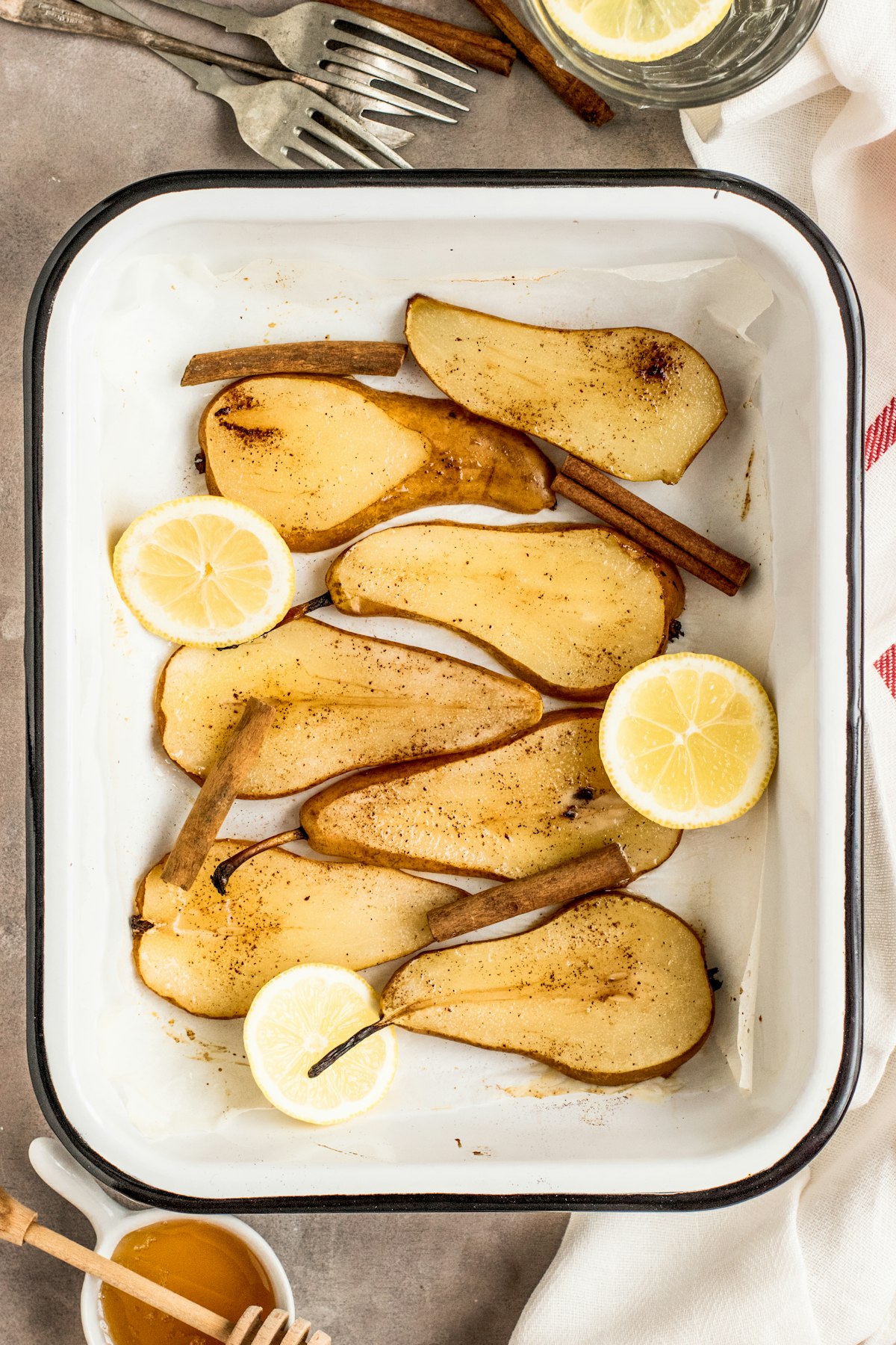 Baked Pears with Cinnamon & Lemon